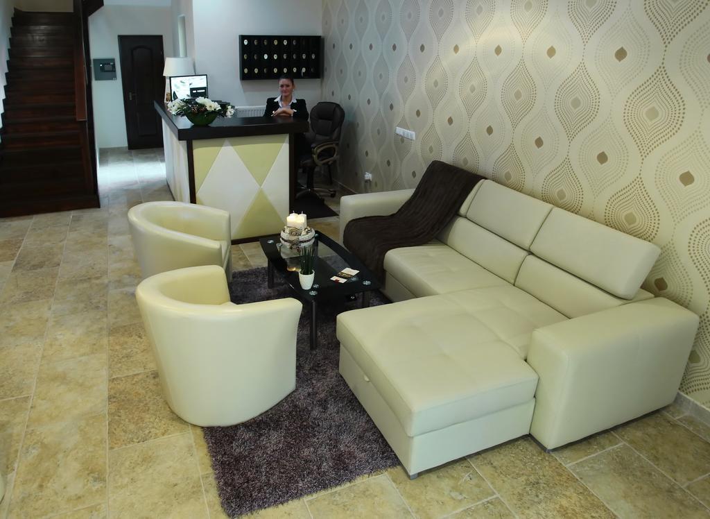 Hotel Brill Орошхаза Экстерьер фото