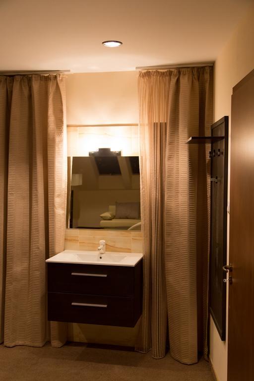 Hotel Brill Орошхаза Экстерьер фото
